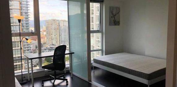 Downtown VAN High-rise 1B1B with furniture - Photo 2