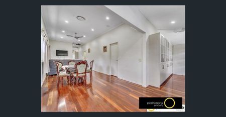 Extra Large Air Conditioned Bedroom | Rent includes Electricity, Wifi & Water - Photo 2