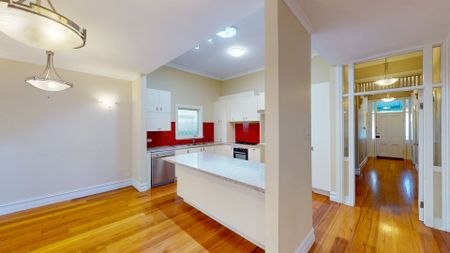 Rental Listing: Spacious 3-Bedroom Home in Leafy Neighbourhood - Photo 3