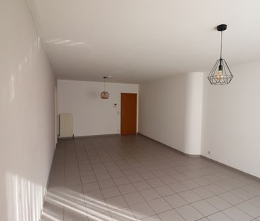 Een instapklaar appartement op de benedenverdieping links van de rechter ingang - met terras en garage. - Photo 4