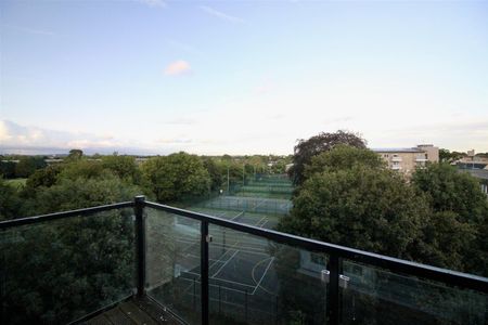 Hunting Place, Hounslow - Photo 3