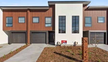 Suburban Sophistication - Photo 5