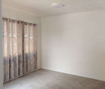 Modern, Fresh & Perfectly Positioned - Photo 2