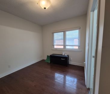 For Lease - 54 Twenty Third Street, Toronto, Ontario - Photo 6