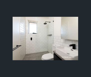 Stylish In ideal Location - Photo 5