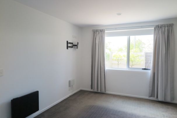 2/19 Rialannah Road Mount Nelson TAS 7007 Australia - Photo 1