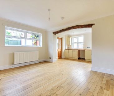 A 3 bedroom semi-detached property. - Photo 2