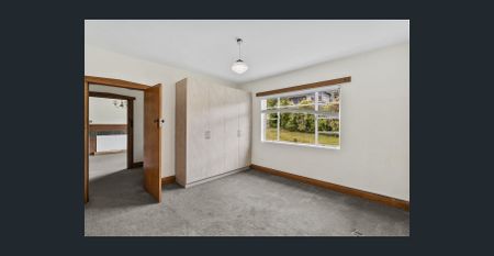 Renovated 3 Bedroom Family Home - Photo 3