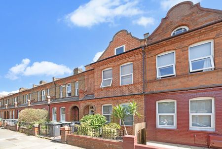 3 bedroom terraced house to rent - Photo 3