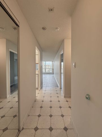 For Lease - 309 Major Mackenzie Drive Unit# 807, Richmond Hill, Ontario - Photo 2