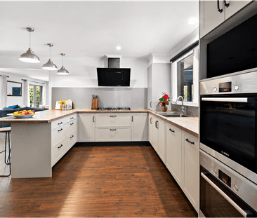 Modern Renovated Big Living - Photo 5