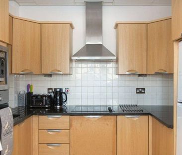 2 bedroom penthouse to rent - Photo 6