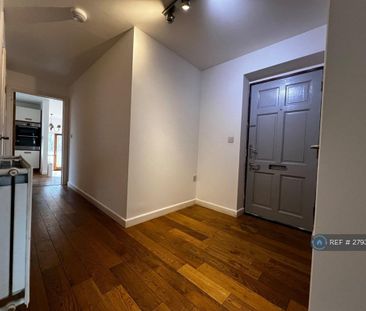 2 bedroom maisonette to rent - Photo 2