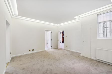 4 bedroom in Holland Park - Photo 5