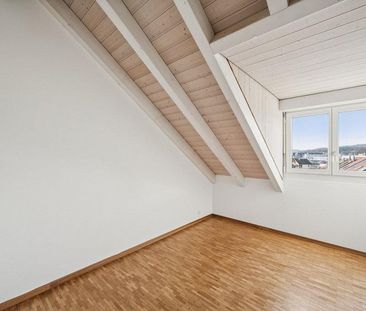 Moderne 4.5 Zimmer Wohnung mit grossem Balkon - Foto 3