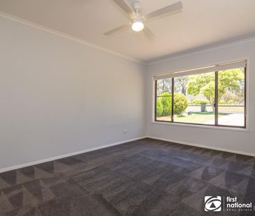 THREE BEDROOM FAMILY HOME - Photo 4