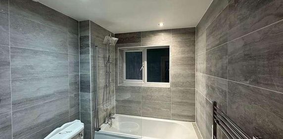 Rowlheys Place, West Drayton, UB7 - Photo 2