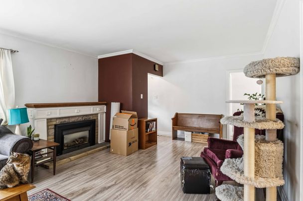 For Lease - 21 Sheridan Lane, Hamilton, Ontario - Photo 1