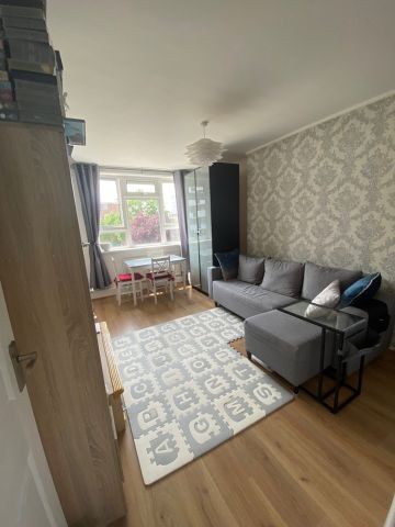 1 Bed Flat, Battersea, SW8 - Photo 2