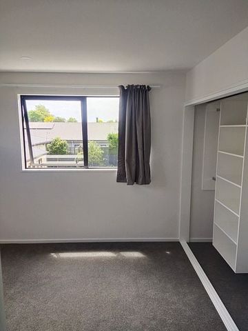 Nearly new 2 bedroom townhouse - Photo 4