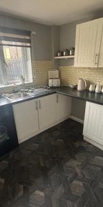 3 bedroom semi-detached house to rent - Photo 3