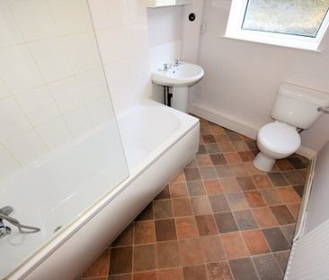 3 bedroom Flat in Flat 15, Leeds - Photo 4