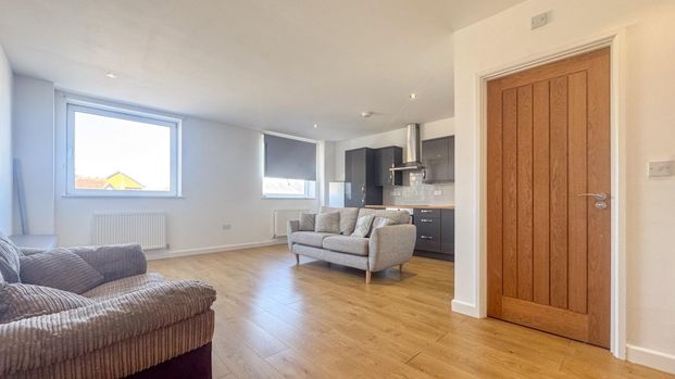 Latimer House, Potters Bar - Photo 1