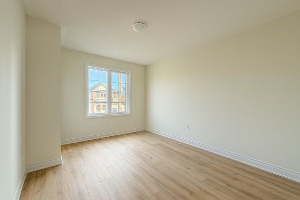 For Lease - 9 KENNETH APPLETON Avenue, Richmond Hill, Ontario - Photo 1