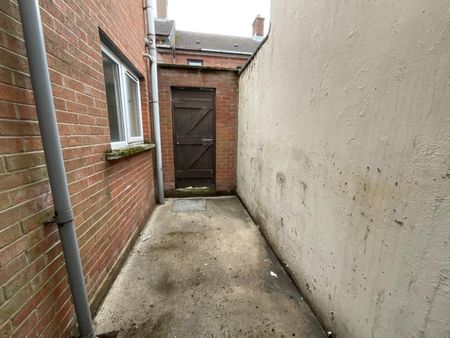 17 Bootle Street, Belfast, BT13 3GQ - Photo 4