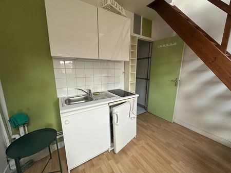 Location Appartement 1 pièce 23m² - Photo 2