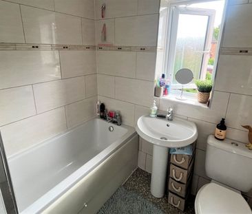 Sandycroft Road, Little Chalfont, Buckinghamshire,HP6 - Photo 4