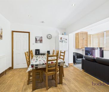 1 bedroom in a house share to rent - Photo 3