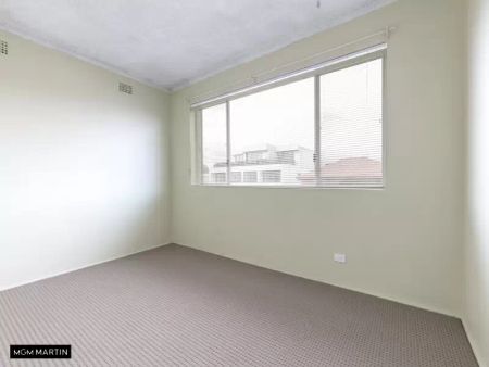 MGM MARTIN - TWO BEDROOM APARTMENT - Photo 4