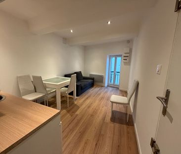 Location Appartement 2 pièces 28m² - Photo 2