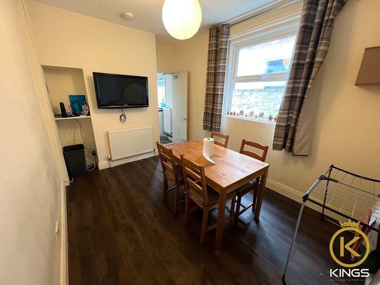 4 bedroom terraced house to rent - Photo 1