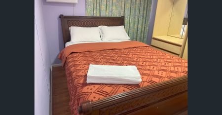 Freshly Renovated, Fully Furnished 3 bedroom house - Photo 3