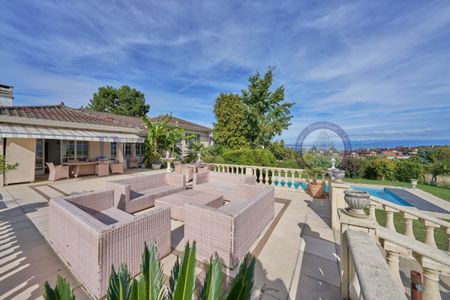 SPACIEUSE AVEC JARDIN, PISCINE ET VUE LAC - Foto 5