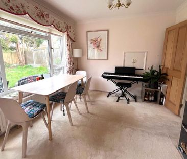 4 bedroom detached house to rent - Photo 3