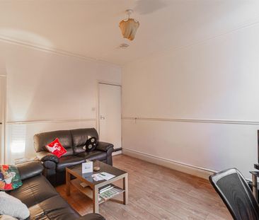 Lynnwood Terrace, Fenham, Newcastle Upon Tyne - Photo 5