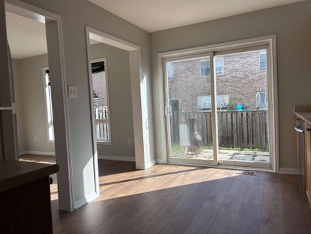 For Lease - 837 MCKAY Crescent, Milton, Ontario - Photo 5