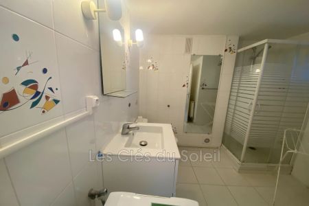 Location appartement studio 25 m² Hyères - Photo 4