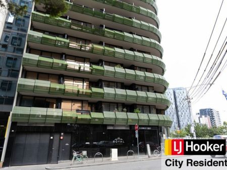 Spacious fully furnished 1-bedroom, 1-bathroom and 1-study apartment in the heart of Melbourne CBD! - Photo 2