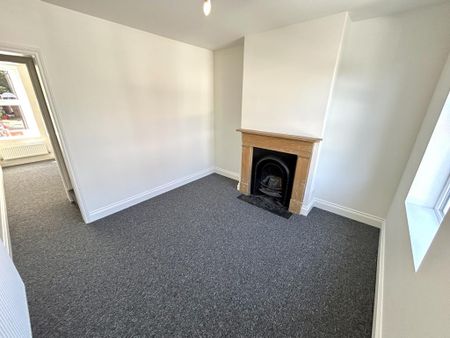 2 bedroom semi-detached house to rent - Photo 2