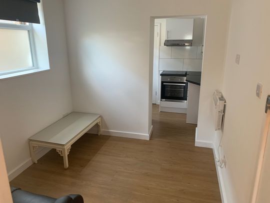 1 Bed Flat, Green Lanes, N13 - Photo 1