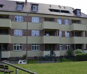 Sanierte 2-Raum-Wohnung mit Balkon, Terrasse und Einbauküche - Foto 1