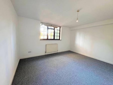 3 bedroom maisonette to rent - Photo 3