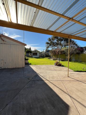 2 Chester Court, Fawkner VIC 3060 - Photo 5