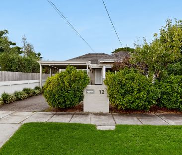 Modern Family Home in a Quiet Corner Location – Close to Everything! - Photo 6