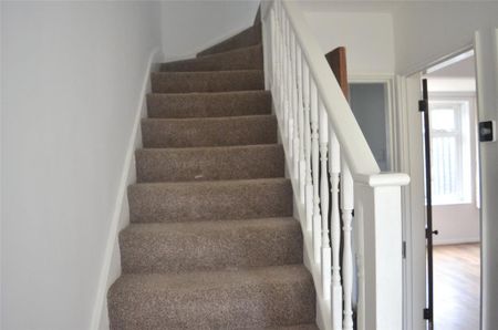 3 bedroom terraced house to rent - Photo 3