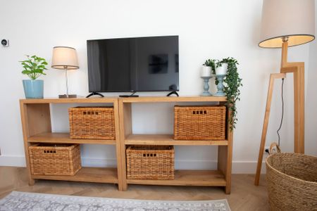 Deluxe Suite with Balcony - Photo 4